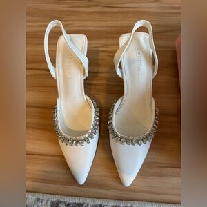 Elegant White Heeled Sandals